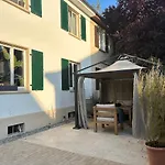 Altes Stadthaus Mit Garten Und Gewoelbekeller